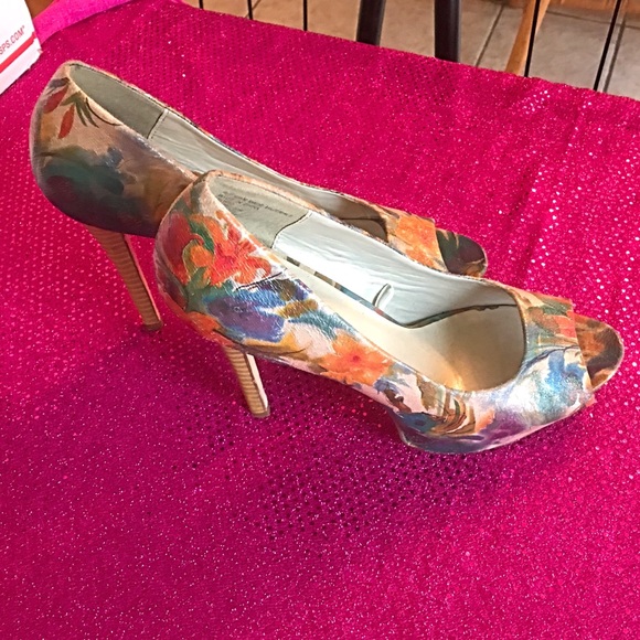 Shoes - Picture 1 of 1